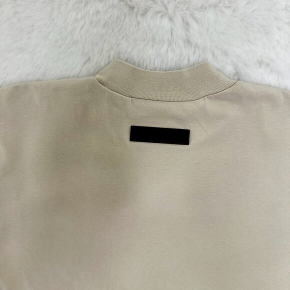 Fear of God Essentials kids’ “1977” short-sleeve t-shirt - Picture 5 of 7